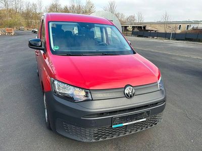 Gebraucht VW Caddy Basis 122 PS (89 kW) 2022 Rot Van / Kleinbus