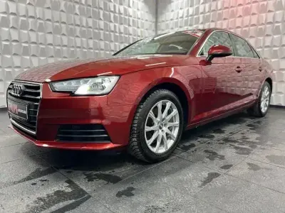 Gebraucht Audi A4 Basis 150 PS (110 kW) 2019 Rot Limousine