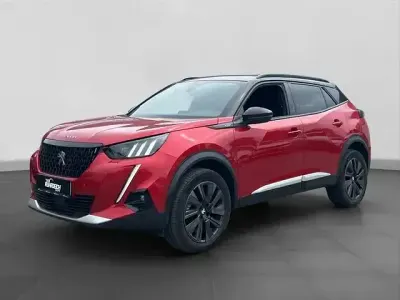 Gebraucht Peugeot 2008 GT 131 PS (96 kW) 2022 Lackierung elixierrot/typ ... SUV