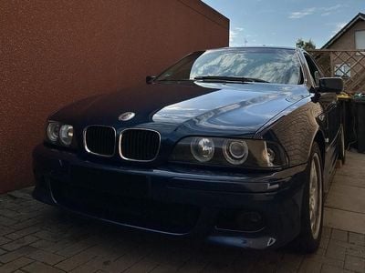 BMW 523