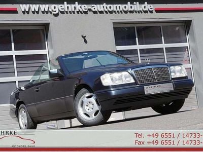 Gebraucht Mercedes E200 136 PS (100 kW) 1996 Smaragdschwarz (metallic) Cabrio