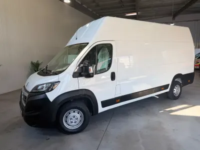 Gebraucht Peugeot Boxer Premium 140 PS (102 kW) 2020 Blanc banquise Van