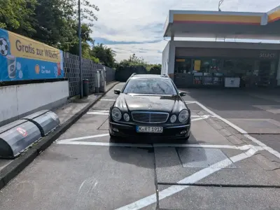 Używany Mercedes E280 Avantgarde 190 KM (139 kW) 2009 Czarny Kombi