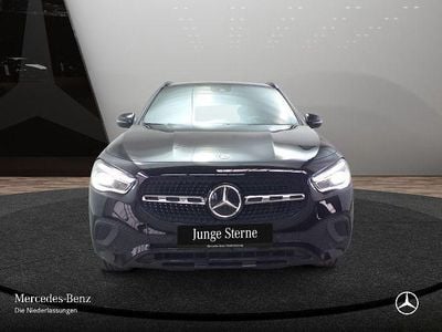 Second-hand Mercedes GLA180 Night 136 CP (100 kW) 2023 Negru SUV