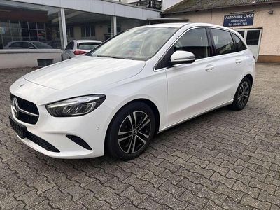 Gebraucht Mercedes B200 Advanced 163 PS (119 kW) 2024 Unilack polarweiß Van / Kleinbus