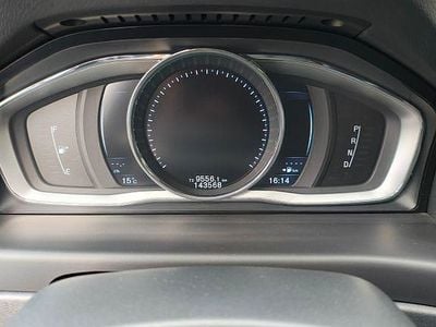 Second-hand Volvo V70 Momentum 181 CP (133 kW) 2016 Alb Break