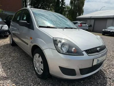 Gebraucht Ford Fiesta Trend 80 PS (58 kW) 2007 Silber Kleinwagen