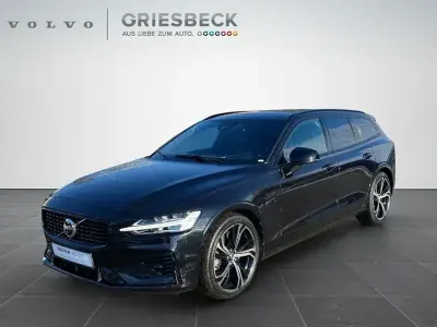 Używany Volvo V60 Ultimate 455 KM (334 kW) 2022 Czarny Kombi