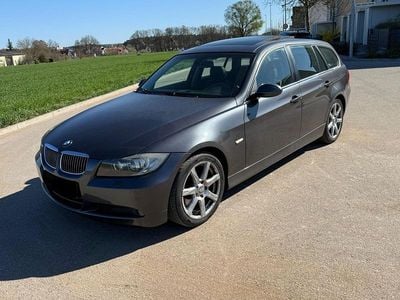 Gebraucht BMW 330 231 PS (169 kW) 2007 Grau Kombi