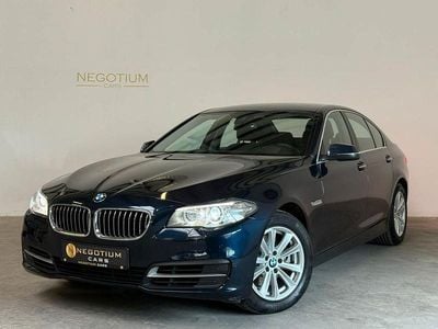 Second-hand BMW 520 184 CP (135 kW) 2015 Albastru Berlinǎ