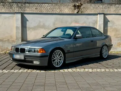 Usata BMW 325 Sport Line 192 CV (141 kW) 1994 Grigio Coupé