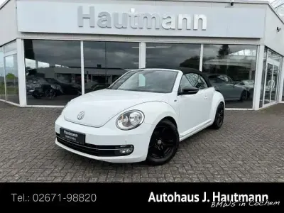 Używany VW Beetle Design 105 KM (77 kW) 2016 Biały Hatchback