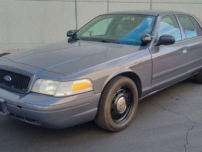 Grau Gebraucht 2009 Ford Crown Victoria Limousine | 14.490 €