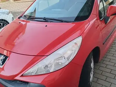 Usata Peugeot 207 Tendance 73 CV (53 kW) 2008 Rosso Berlina
