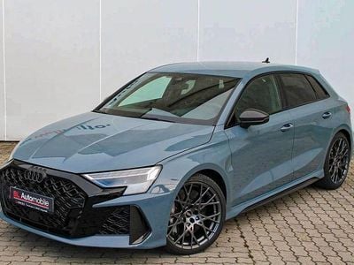 Grau Gebraucht 2024 Audi RS3 Sport Limousine | 64.990 € (Etwas zu teuer)