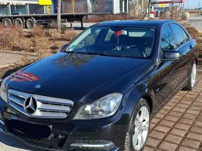 Używany Mercedes 180 156 KM (114 kW) 2012 Sedan/Limuzyna