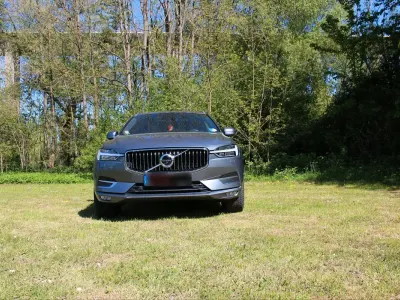 Używany Volvo XC60 197 KM (144 kW) 2020 Szary SUV