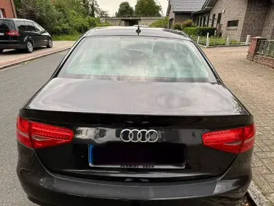 Gebraucht Audi A4 Ambiente 143 PS (105 kW) 2013 Schwarz Limousine