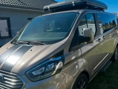 Gebraucht Ford Tourneo 170 PS (125 kW) 2018 Braun Van / Kleinbus