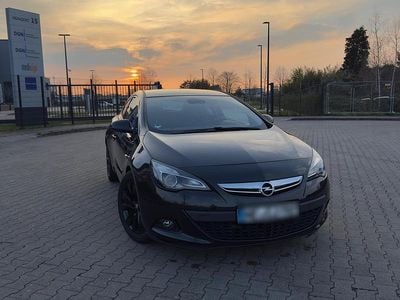 Gebraucht Opel Astra GTC 140 PS (102 kW) 2015 Schwarz Coupé