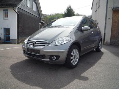 Usata Mercedes A150 95 CV (69 kW) 2005 Oro Berlina