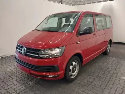 Gebraucht VW Multivan Trendline 150 PS (110 kW) 2016 Rot Van / Kleinbus