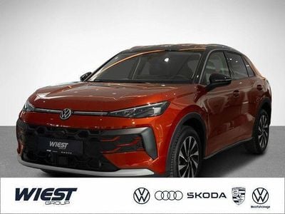 Neu VW T-Roc IQ Drive 116 PS (85 kW) 2026 Flame red metallic / schwarz u SUV