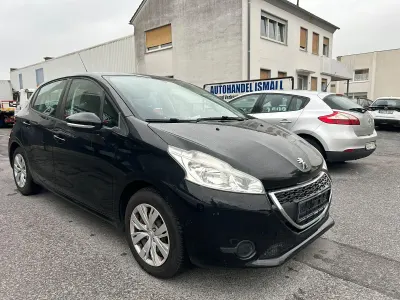 Gebraucht Peugeot 208 Active 68 PS (50 kW) 2013 Schwarz Kleinwagen