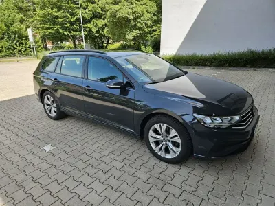 Gebraucht VW Passat 122 PS (89 kW) 2021 Grau Kombi