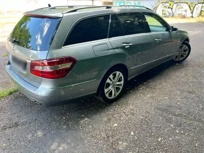 Gebraucht Mercedes E300 Avantgarde 231 PS (169 kW) 2011 Kombi