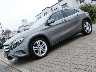 Grau Gebraucht 2015 Mercedes GLA200 Urban SUV | 19.990 € (Fairer Preis)