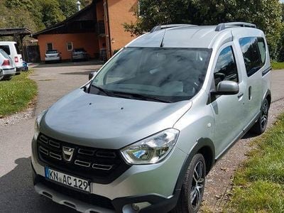 Gebraucht Dacia Dokker Stepway 95 PS (69 kW) 2019 Silber Van / Kleinbus