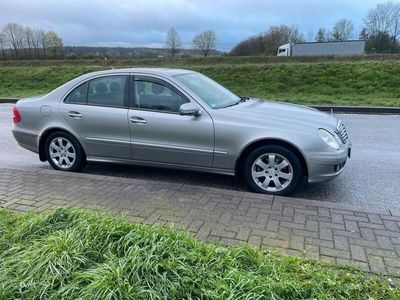 Mercedes E200