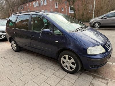 Second-hand VW Sharan 115 CP (84 kW) 2002 Albastru Monovolum
