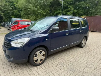 Gebraucht Dacia Lodgy Ambiance 102 PS (75 kW) 2016 Blau Van / Kleinbus