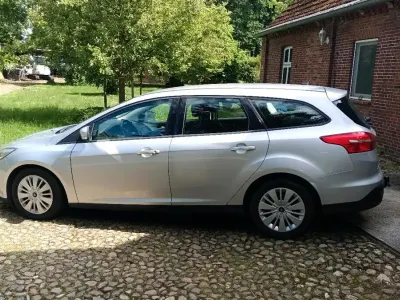 Gebraucht Ford Focus 120 PS (88 kW) 2015 Silber Kombi