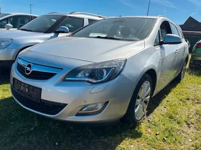 Gebraucht Opel Astra Innovation 86 PS (63 kW) 2011 Silber Limousine