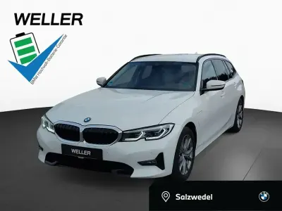 Używany BMW 330e Comfort Edition 292 KM (214 kW) 2021 Biały Kombi