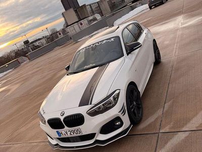 Gebraucht BMW 120 M Sport 190 PS (139 kW) 2019 Weiß Kleinwagen