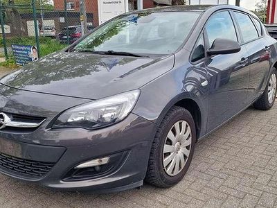 Usata Opel Astra Energy 110 CV (80 kW) 2014 Marrone Berlina