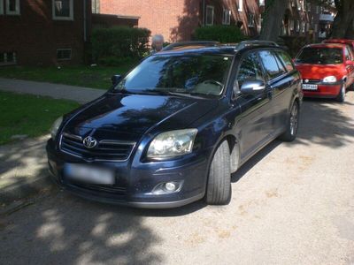 gebraucht Toyota Avensis Kombi T25 2,2 Diesel D-4D blau EZ 28/09/2007 177PS