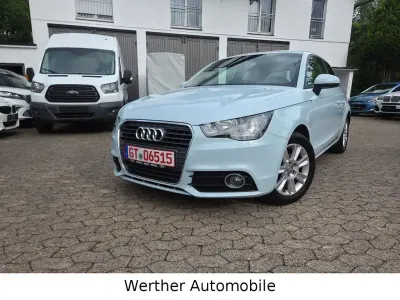 Gebraucht Audi A1 Attraction 90 PS (66 kW) 2013 Blau Kleinwagen
