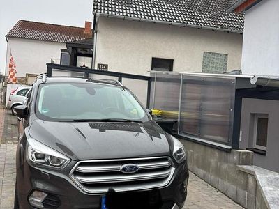Gebraucht Ford Kuga 120 PS (88 kW) 2018 Grau SUV