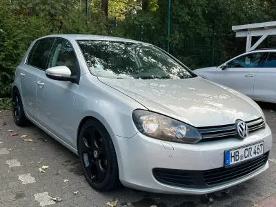 Gebraucht VW Golf VI Comfortline 122 PS (89 kW) 2010 Silber Kleinwagen