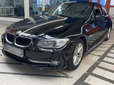Usata BMW 318 Sport Line 143 CV (105 kW) 2012 Nero Coupé