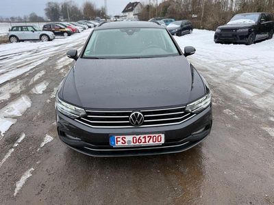 Grau Gebraucht 2021 VW Passat Business Kombi | 13.950 € (Teuer)