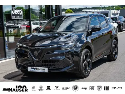 Neu Alfa Romeo Junior Ti 114 kW (156 PS) 2026 Schwarz SUV
