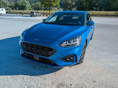 Gebraucht Ford Focus ST-Line 120 PS (88 kW) 2019 Blau Limousine