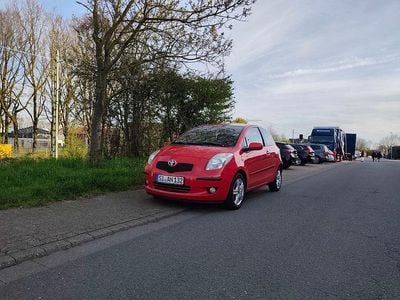 Gebraucht Toyota Yaris Sol 87 PS (63 kW) 2006 Silber Limousine