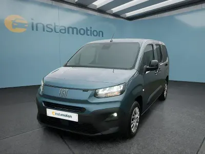 Neu Fiat Doblò 131 PS (96 kW) 2025 Blau Van / Kleinbus